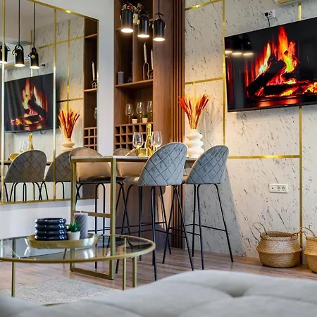 Golden View - Breathtaking Location In Apartament Bucureşti